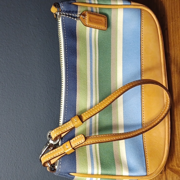 Coach wristlet mini purse - Picture 15 of 15